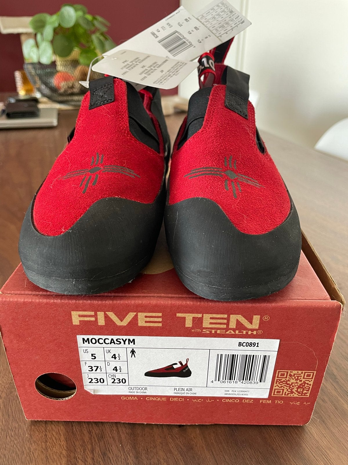 Nieuwe Five Ten Moccasym Klimschoenen - Maat 37,5, Sport en Fitness, Klimsport, Ophalen of Verzenden, Nieuw, Klimsportschoenen