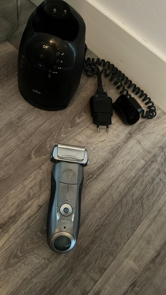 Braun scheerapparaat serie 7, Witgoed en Apparatuur, Persoonlijke-verzorgingsapparatuur, Ophalen, Zo goed als nieuw, Scheren en Epileren