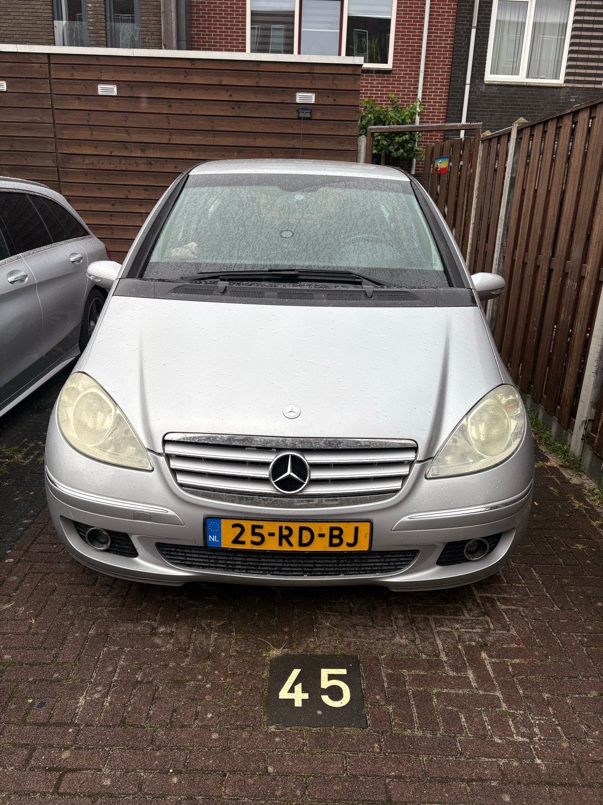 Mercedes-Benz A-Klasse 1.5 A160 3DRS 2005 Grijs, Voorwielaandrijving, 1498 cc, 1095 kg, 400 kg