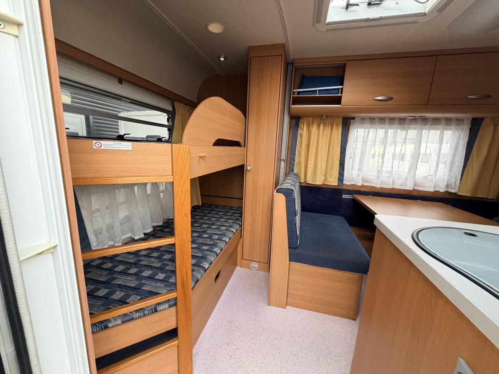 Knaus Sport 500 QDK Gezinscaravan stapelbed, Caravans en Kamperen, Overige typen, 5 tot 6 meter, Knaus, Tot en met 5