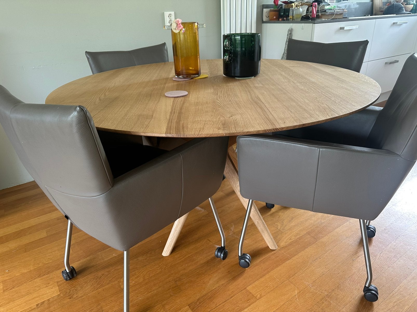 4 design stoelen Design on stock Moka, Huis en Inrichting, Stoelen, Ophalen, Leer, Zo goed als nieuw, Vier