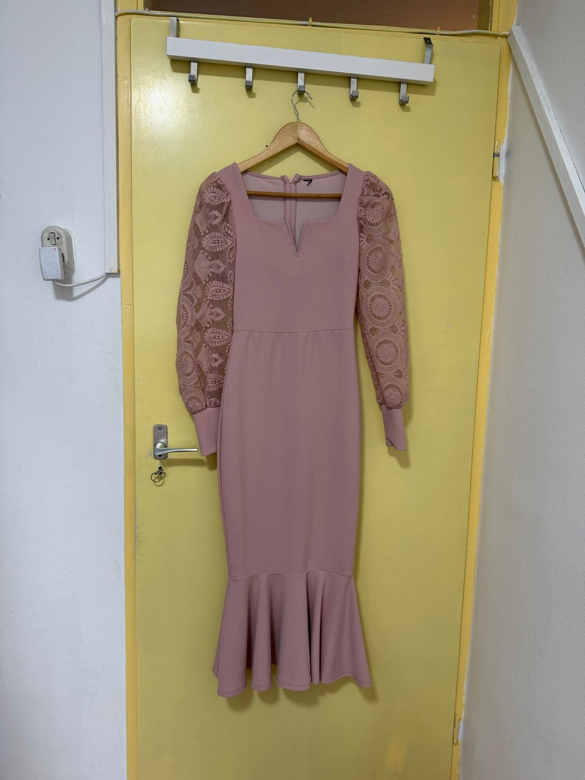 Roze midi-jurk met kanten mouwen, Ophalen of Verzenden, Zo goed als nieuw, Roze, Maat 36 (S)