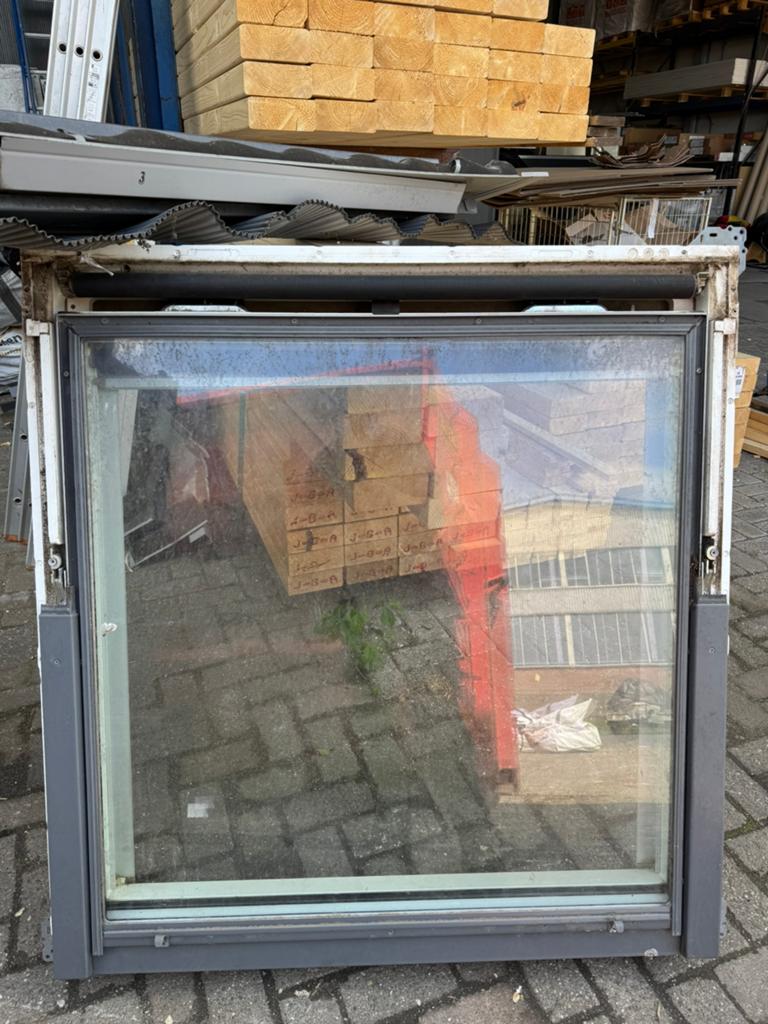 Velux dakraam GGU S06 114x118, Doe-het-zelf en Verbouw, Glas en Ramen, Minder dan 80 cm, 80 tot 120 cm, Ophalen of Verzenden, Zo goed als nieuw