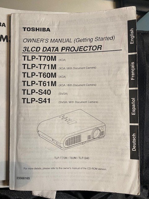 Toshiba beamer lcd type tlp-t60m incl.toebehoren, Toshiba, LED, Ophalen of Verzenden, Zo goed als nieuw
