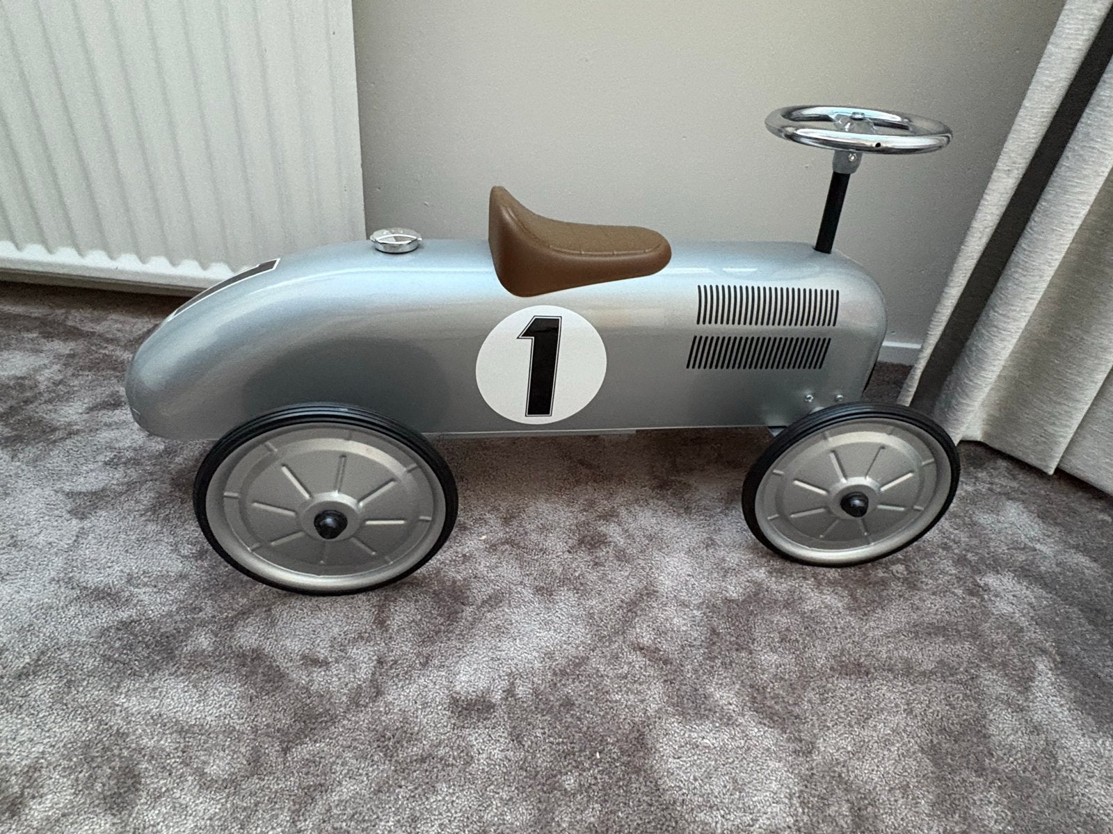 Zilveren loopauto retro design - nummer 1, Ophalen, Zo goed als nieuw