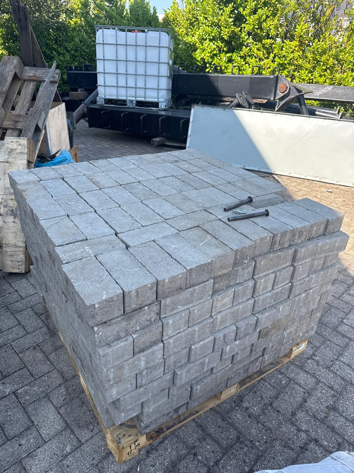 Betonnen Klinkers - Grijs, Gebruikt, Gebruikt, Klinkers, Ophalen of Verzenden, 10 m² of meer