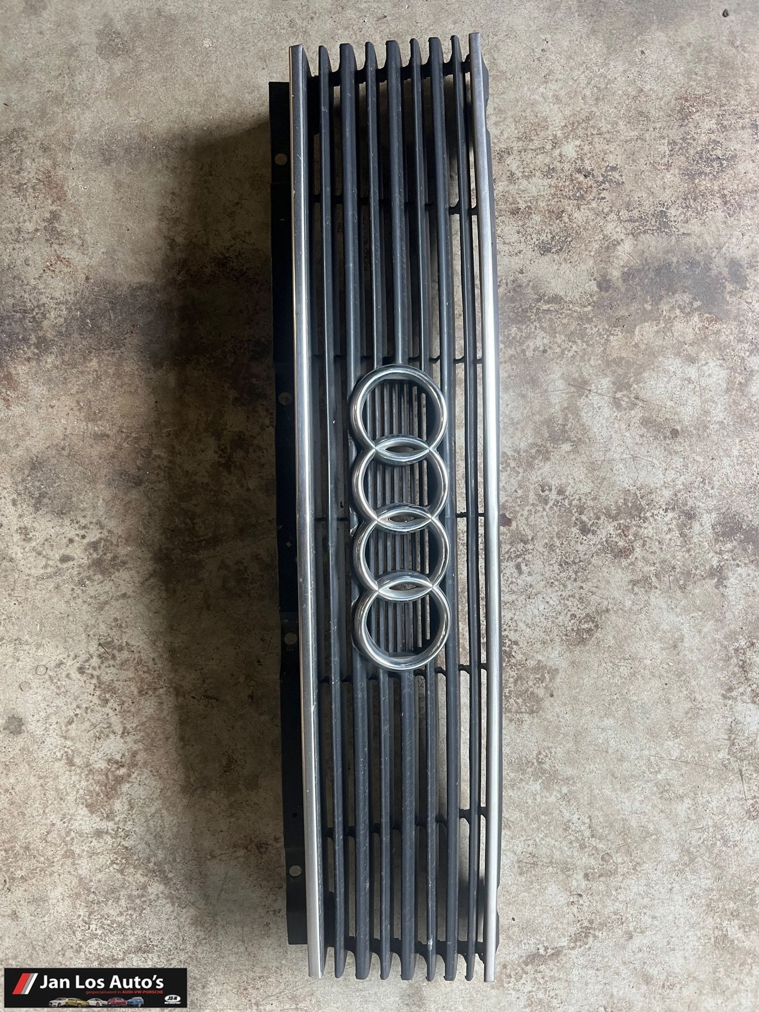 Audi 100 typ44 C3 grille met chroomlijst, Gebruikt, -, -, -