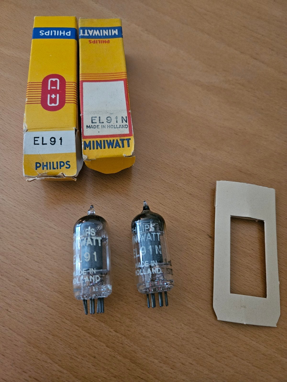 Philips Miniwatt EL91 en EL91N buizen, Ophalen of Verzenden