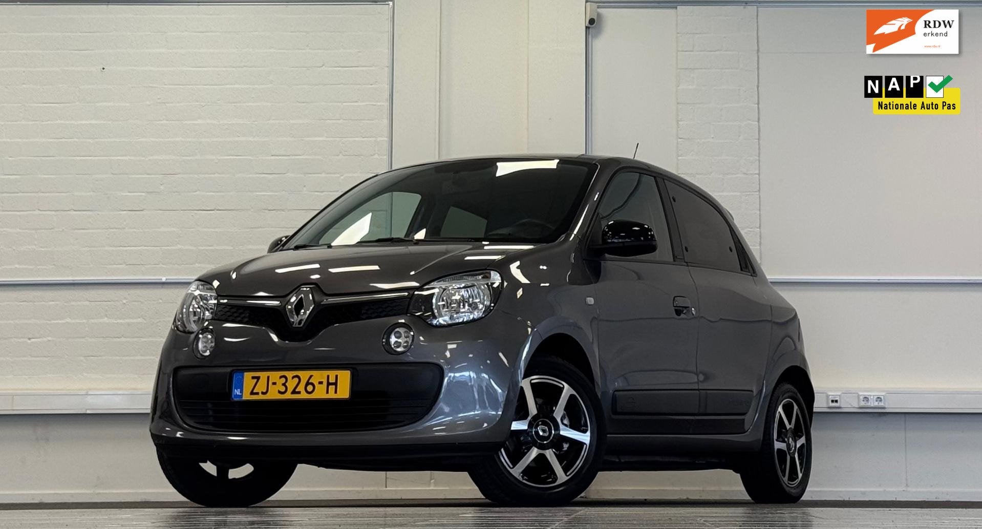 Renault Twingo 1.0 SCe Limited 100% Dealer onderhouden 1e Ei, Auto's, Gebruikt, 4 stoelen, Origineel Nederlands, Bedrijf