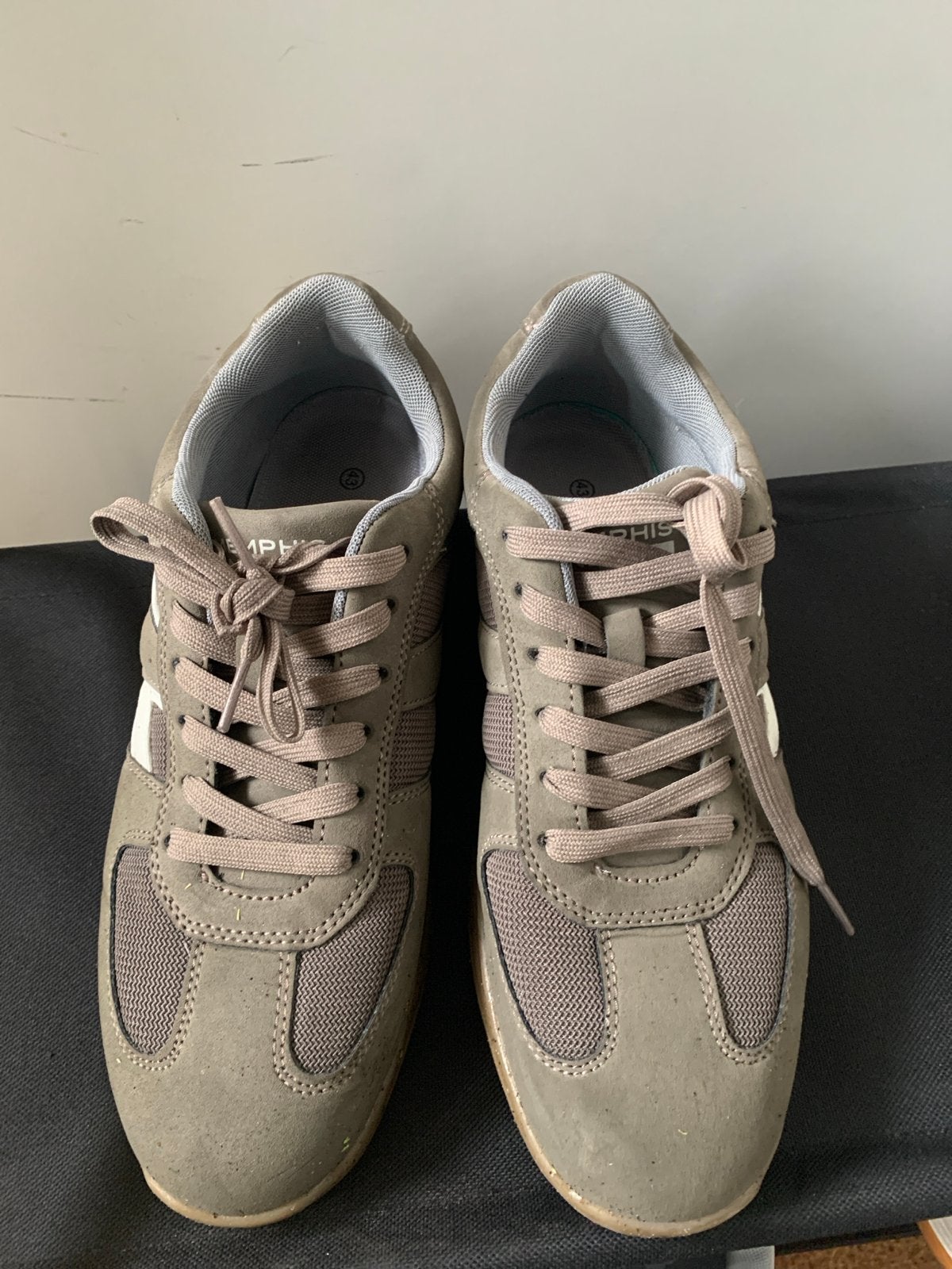 Comfortabele Memphis One sneakers - Maat 42, Ophalen of Verzenden, Zo goed als nieuw, Grijs, Sneakers of Gympen