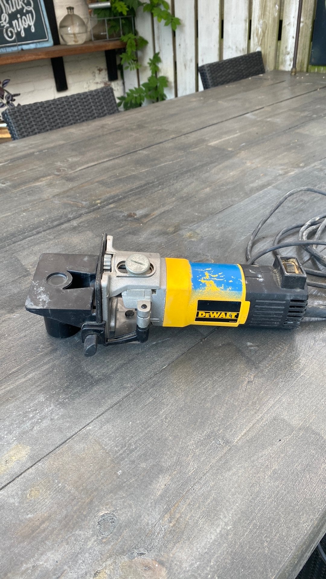 Dewalt vuistfrees., Ophalen, Zo goed als nieuw, Minder dan 700 watt, Haakse handslijpmachine
