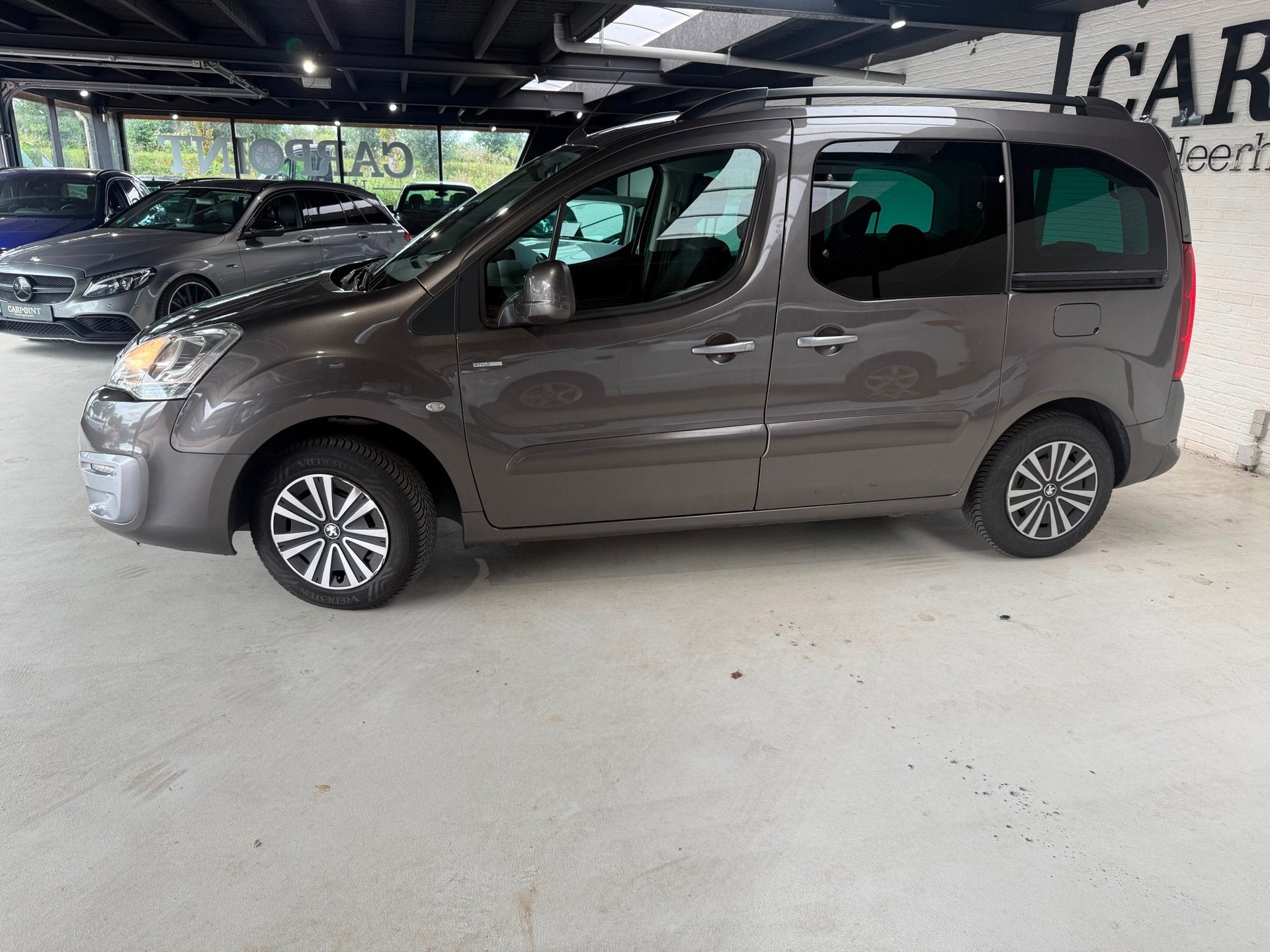 Peugeot Partner Tepee 1.2 PureTech Allure 2018 Apk Mei 2027, Auto's, Voorwielaandrijving, Gebruikt, 1199 cc, Bedrijf