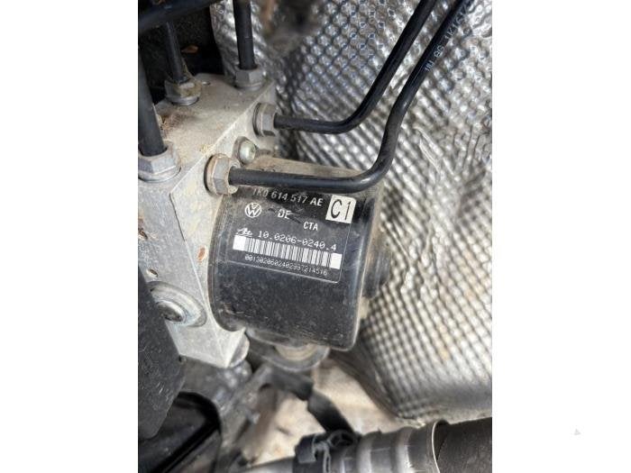 ABS Pomp van een Volkswagen Golf Plus, Gebruikt, -, Volkswagen, -