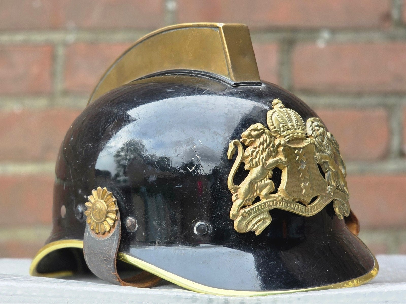 brandweerhelm brandweer Nederland model Kraaijer Amsterdam, Verzamelen, Ophalen of Verzenden, Landmacht, Nederland, Embleem of Badge