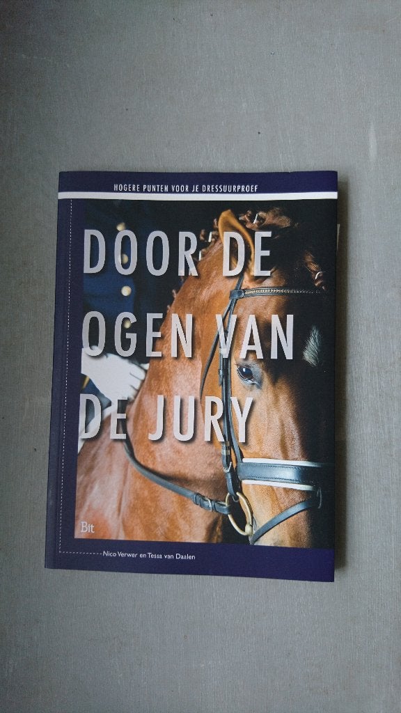 Door de ogen van de jury, Ophalen of Verzenden, Gelezen, Paarden of Pony's