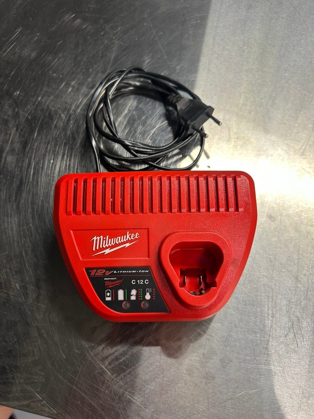 Milwaukee M12 oplader C12C acculader, Ophalen, Zo goed als nieuw