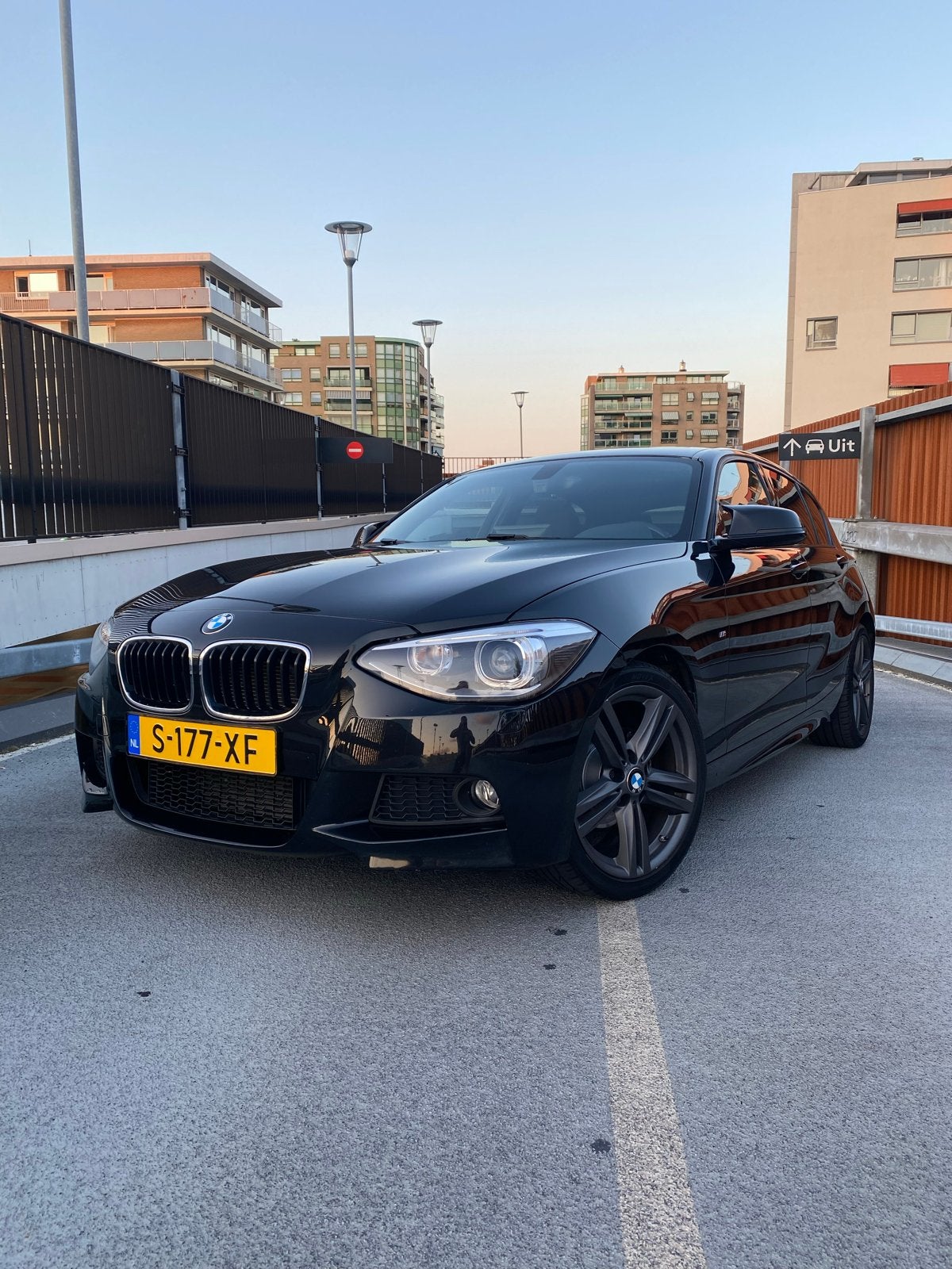 BMW 1-Serie 116I 5DR 2014 Zwart apple carplay, Auto's, BMW, 1-Serie, 4 cilinders, Zwart, 1200 kg