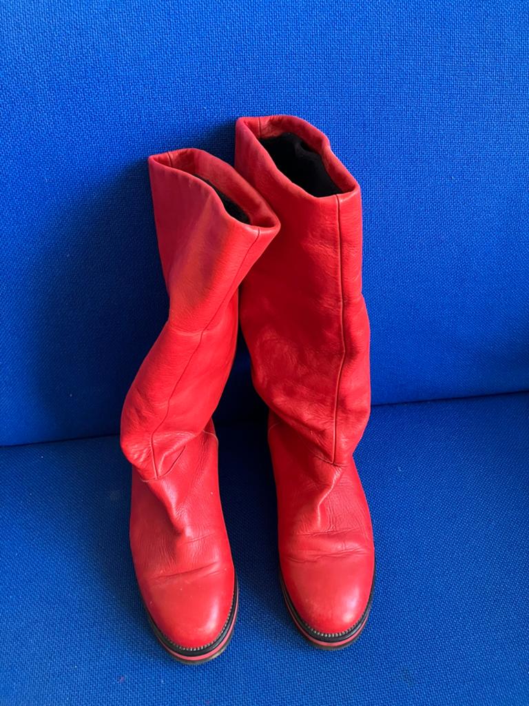 Mooie, met bont gevoerde rode dameslaarzen, maat 40, Kleding | Dames, Schoenen, Hoge laarzen, Ophalen of Verzenden, Zo goed als nieuw