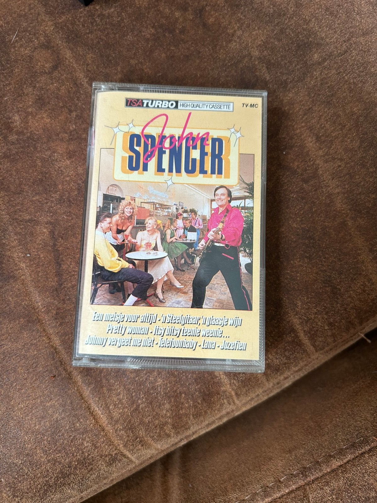 John  Spencer, Ophalen of Verzenden, Zo goed als nieuw, Nederlandstalig, 1 bandje