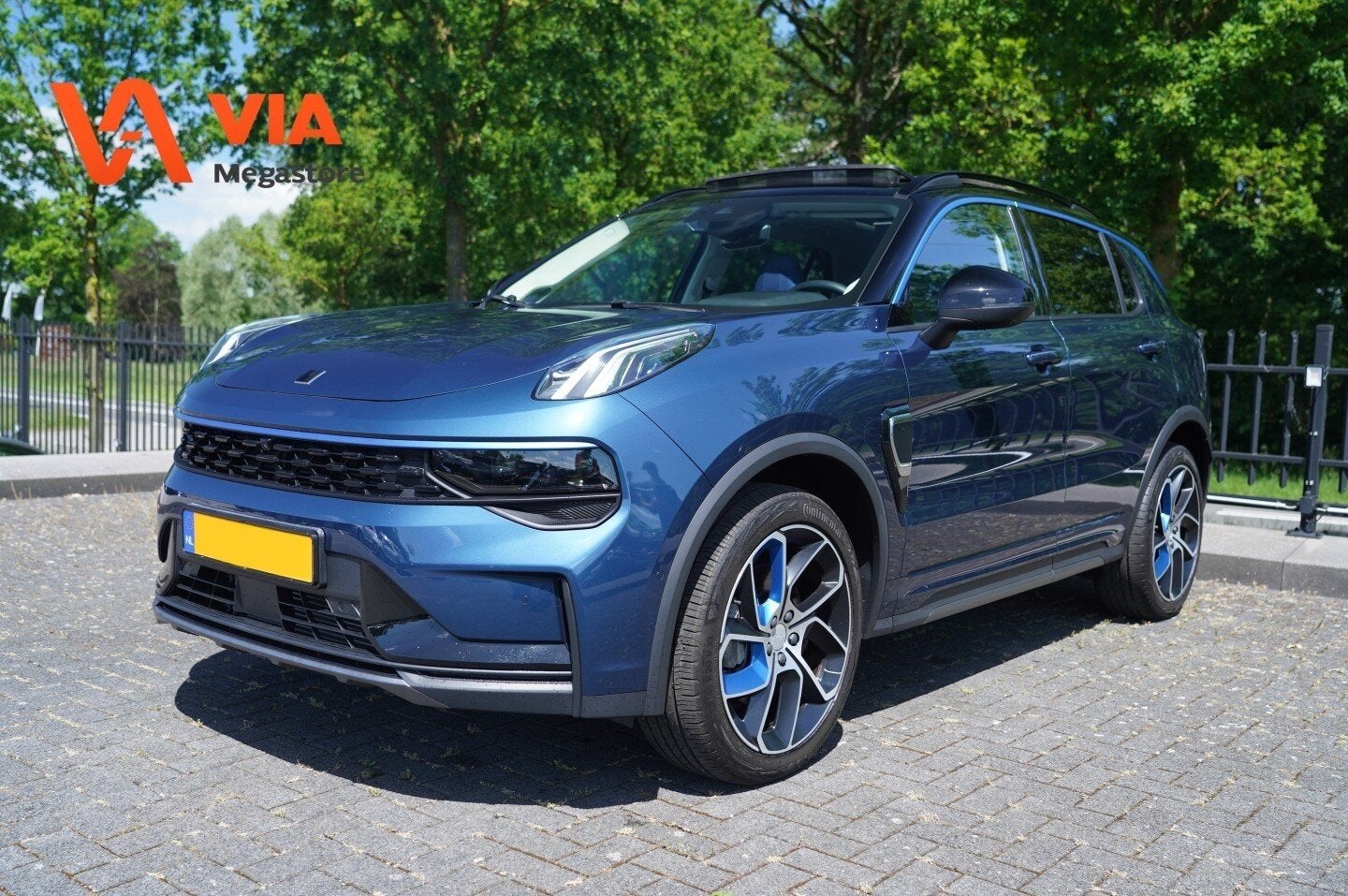 Lynk&co 01 1.5 | PHEV | zwarte hemel | NETTE AUTO! | Pano |, Gebruikt, Huisgarantie, Met garantie (alle), Blauw