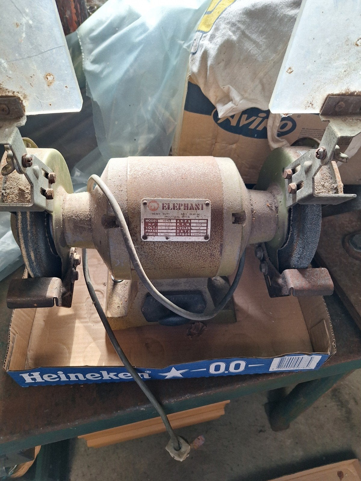 Slijpsteen is nog te koop !!, Doe-het-zelf en Verbouw, Ophalen of Verzenden, Werkbankslijpmachine
