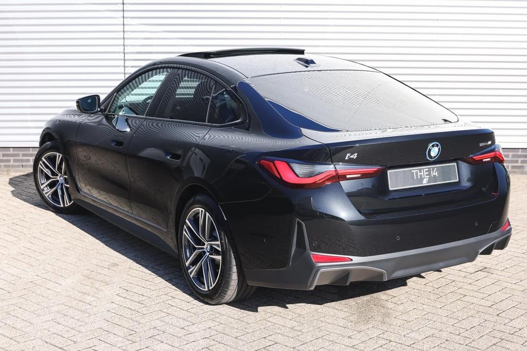 BMW i4 eDrive35 / Achteruitrijcamera / Active Cruise Control, Zwart, Zwart, Leder, Nieuw