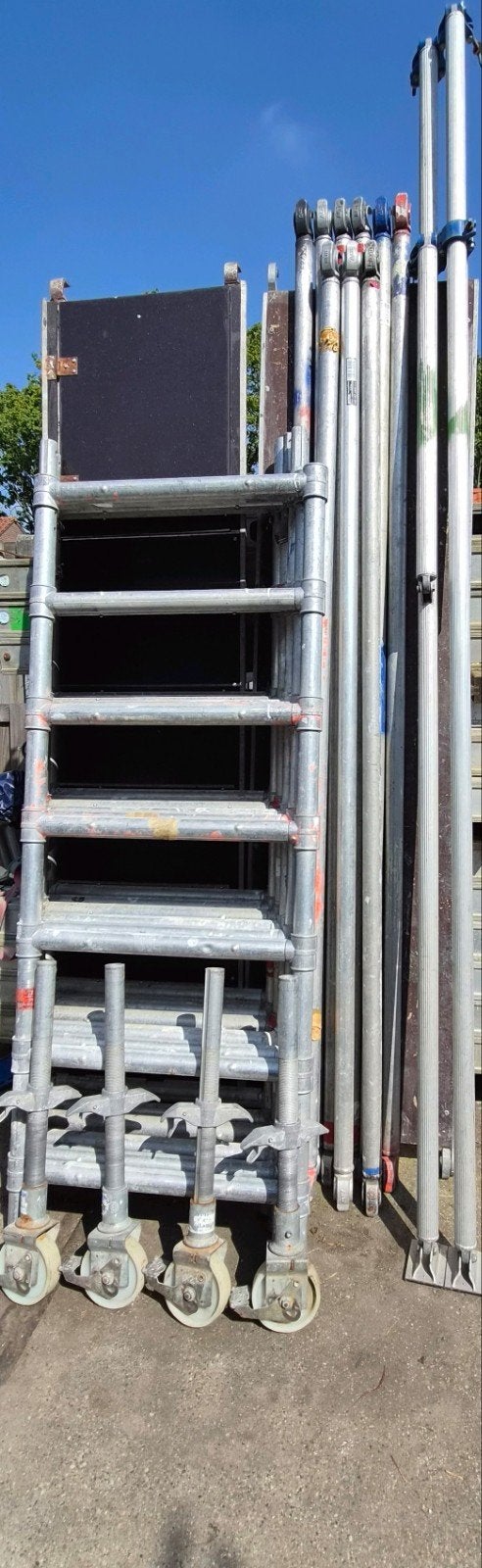 Te koop aluminium rolsteiger Werkhoogte 7.20 mtr, Ophalen, Rolsteiger of Kamersteiger, 5 meter of hoger
