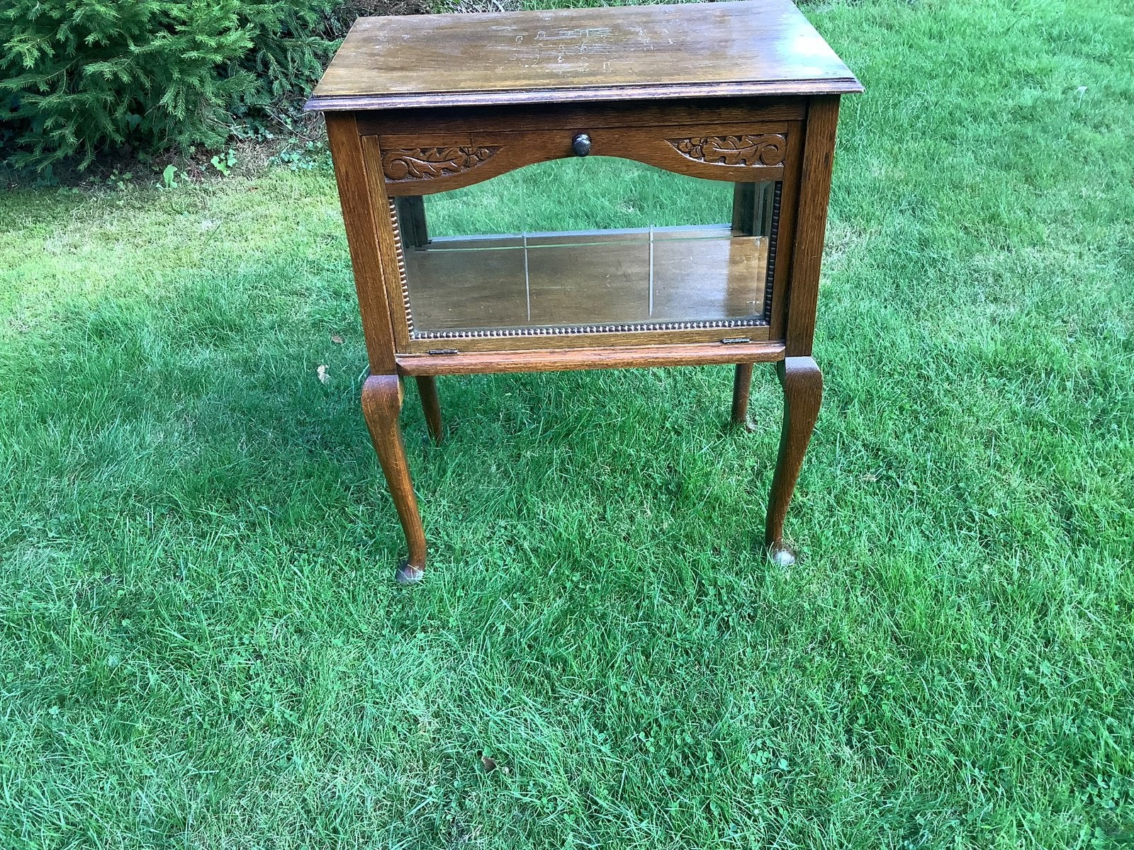 Antiek theekastje met geslepen glas met mooi gebogen poten, Ophalen