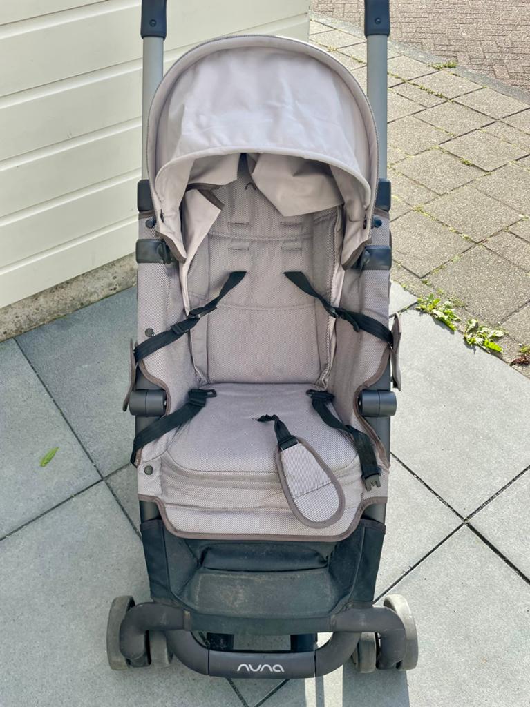 Nuna kinderwagen/Buggy, Ophalen, Zo goed als nieuw, Verstelbare rugleuning