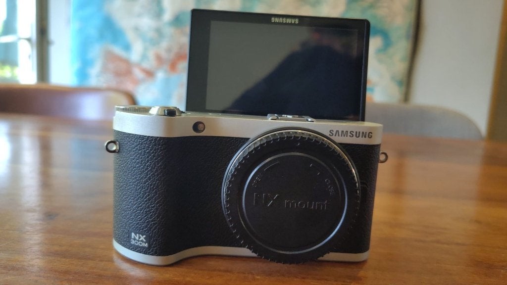 Samsung NX300M body zwart – APS-C 20,3 MP, Audio, Tv en Foto, Fotocamera's Digitaal, Kantelbaar/draaibaar scherm, Ophalen of Verzenden