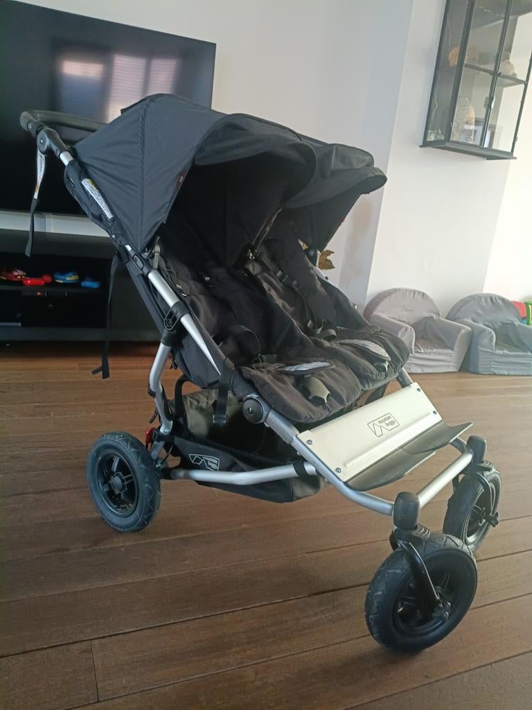 Duo buggy merk mountain buggy, Ophalen, Zo goed als nieuw, Regenhoes