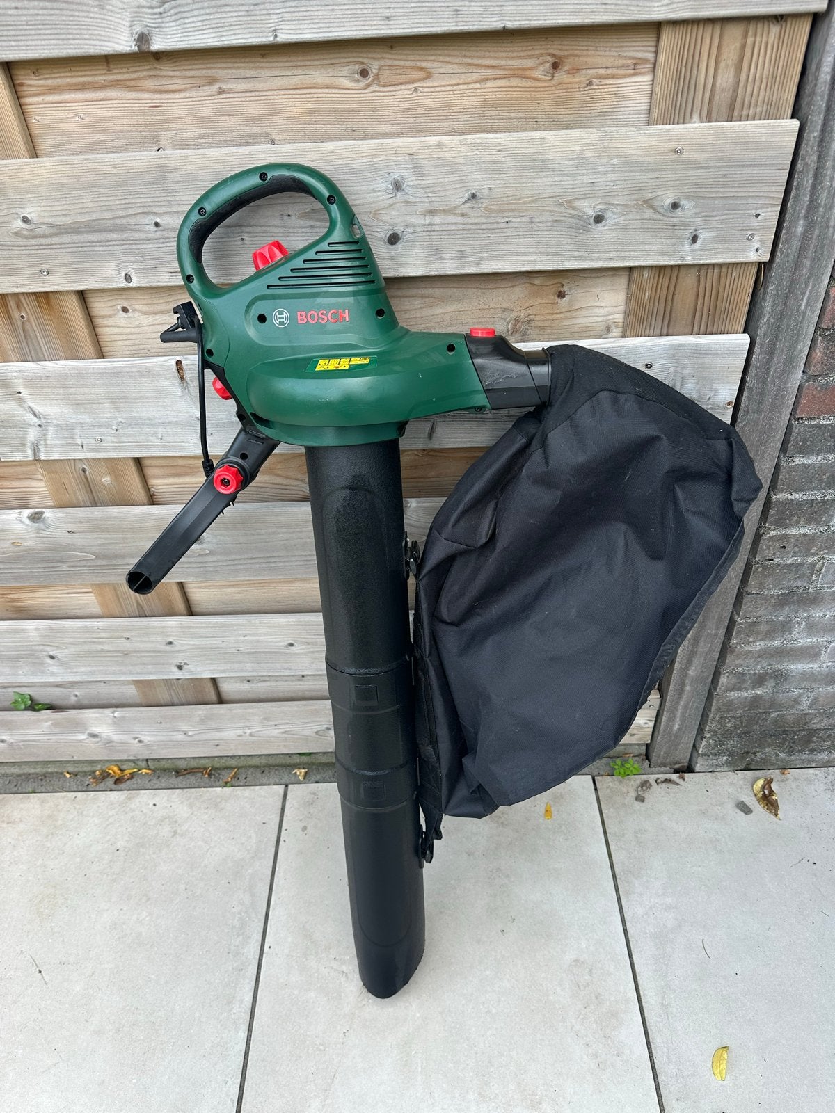 Bosch UniversalGardenTidy 2300 Bladzuiger, Ophalen, Gebruikt, Handgedragen, Met opvangzak