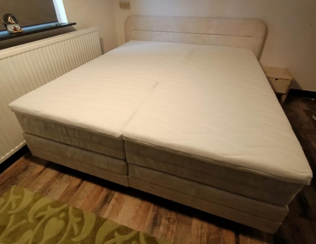 Comfortabel tweepersoons boxspring bed 180x200, Ophalen, Beige, Tweepersoons, Zo goed als nieuw