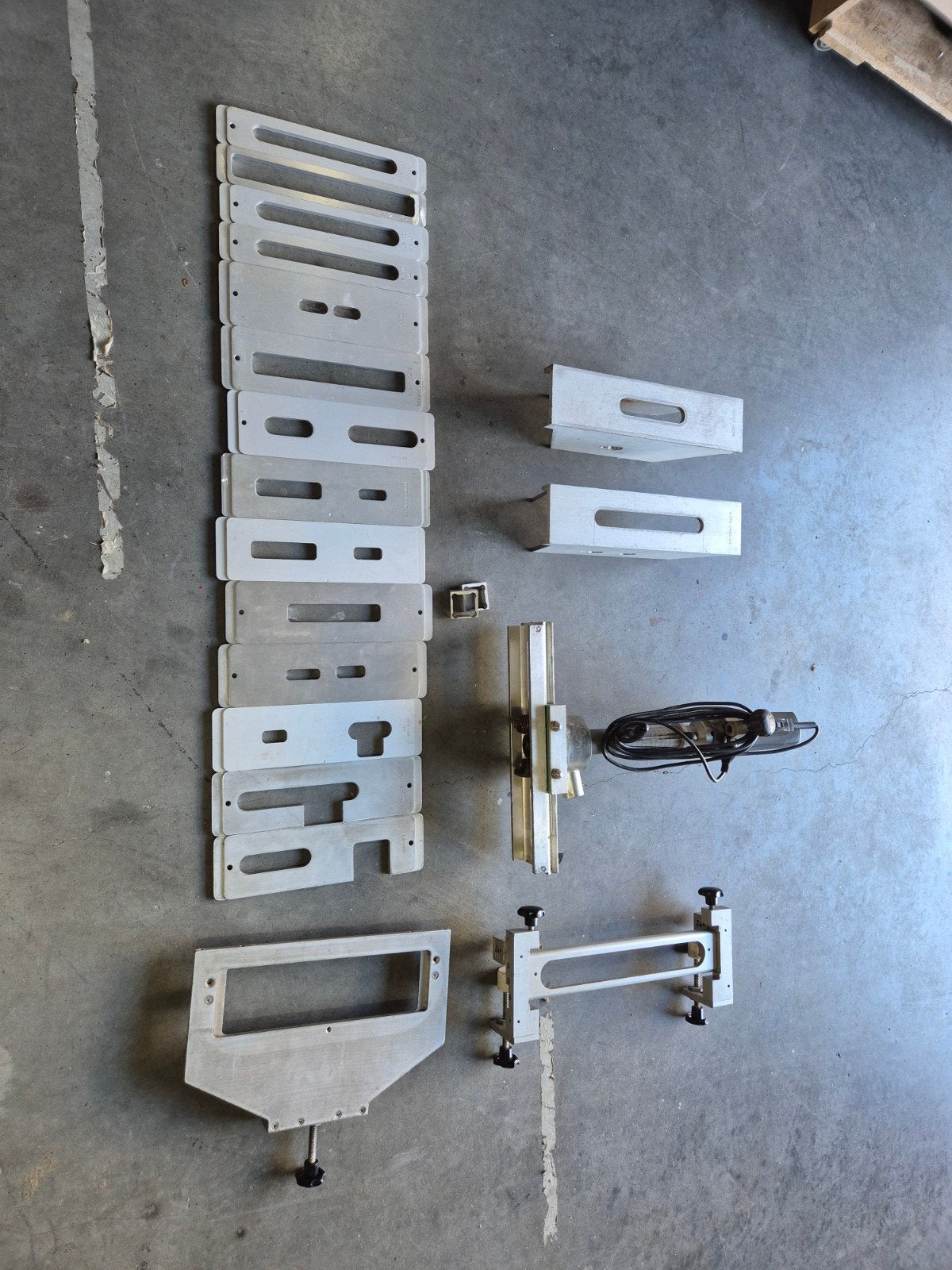 HMB ELU Freesmachine met uitgebreide set platen, accessoire, Ophalen, Gebruikt, Elu (de Walt), Bovenfrees