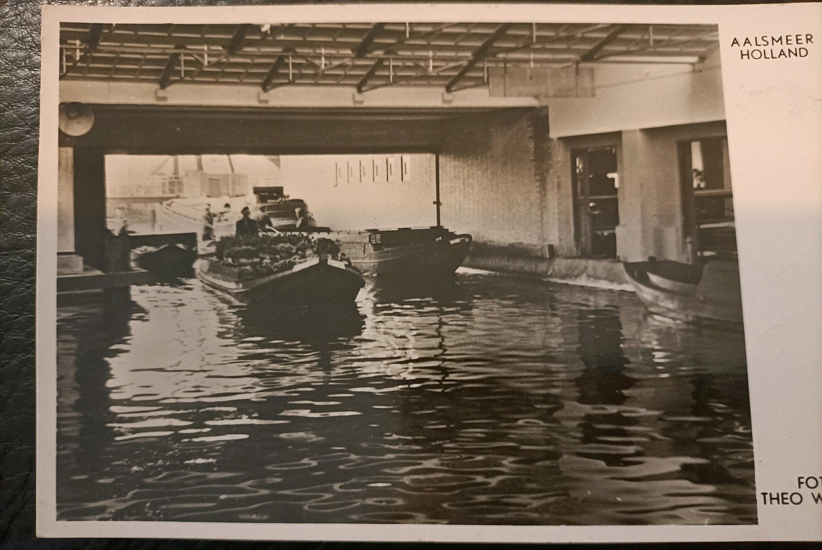 Aalsmeer. Veiling binnenvaren bloemen boot. Foto Theo Wenze, Verzenden, 1940 tot 1960, Gelopen, Noord-Holland