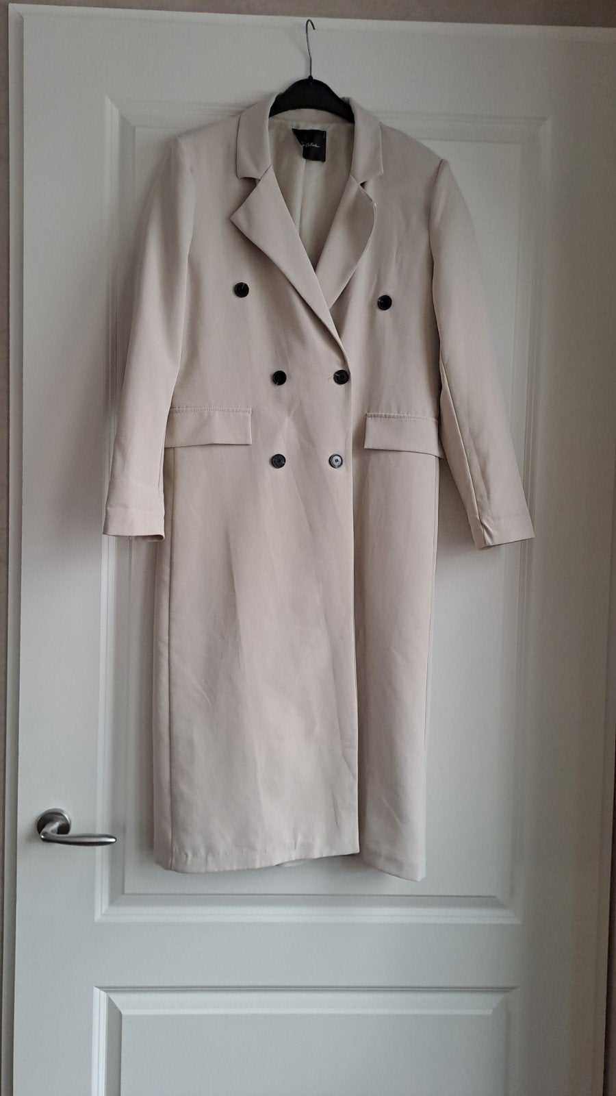 New Collection Gevoerde Lange Dames Mantel Maat M, Maat 38/40 (M), Beige, Ophalen of Verzenden, Zo goed als nieuw