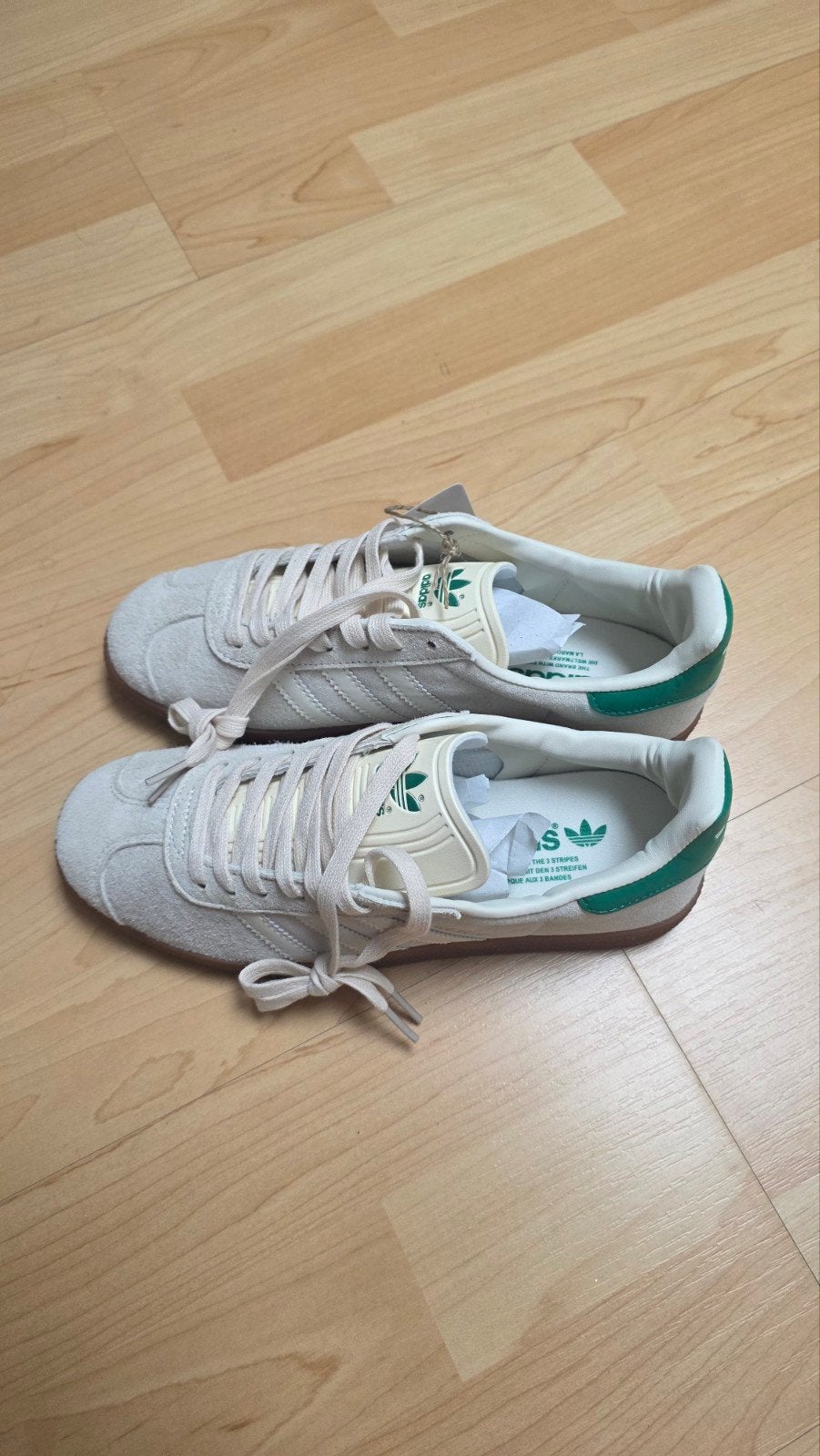 Te koop nieuw adidas gazelle, Sport en Fitness, Loopsport en Atletiek, Ophalen of Verzenden, Nieuw, Adidas