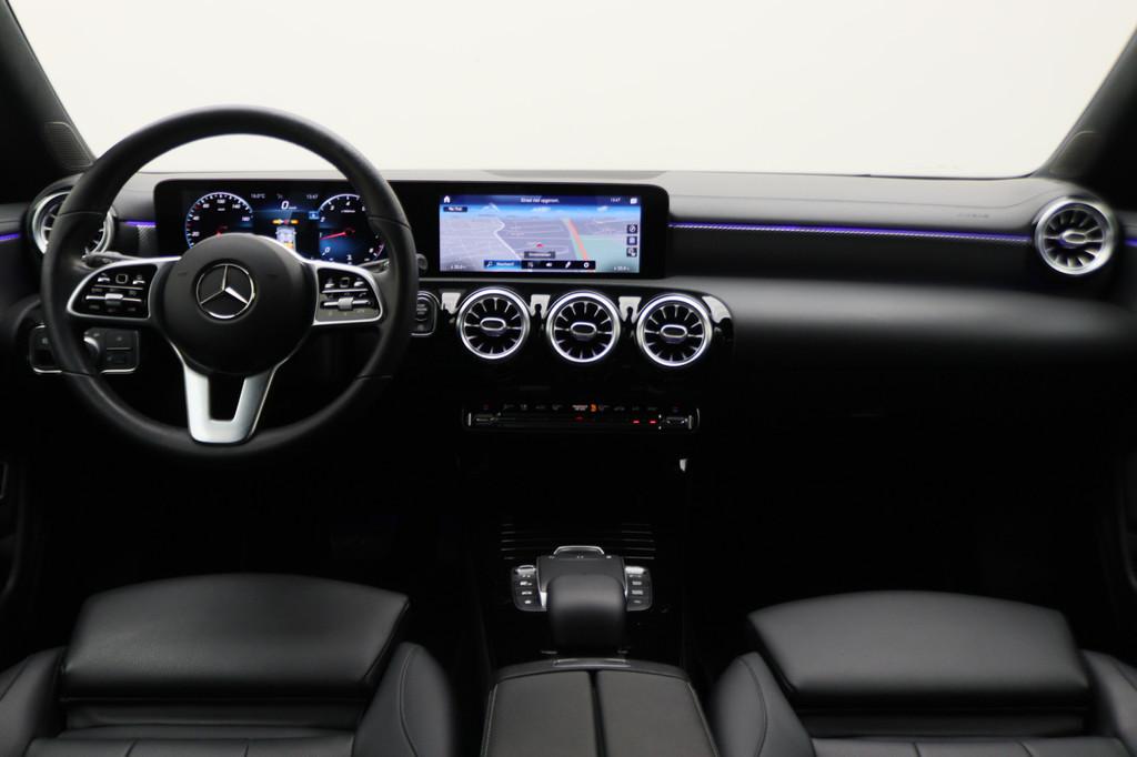 Mercedes-Benz CLA-Klasse Shooting Brake 180 Business Solutio, CLA, 136 pk, Gebruikt, 4 cilinders