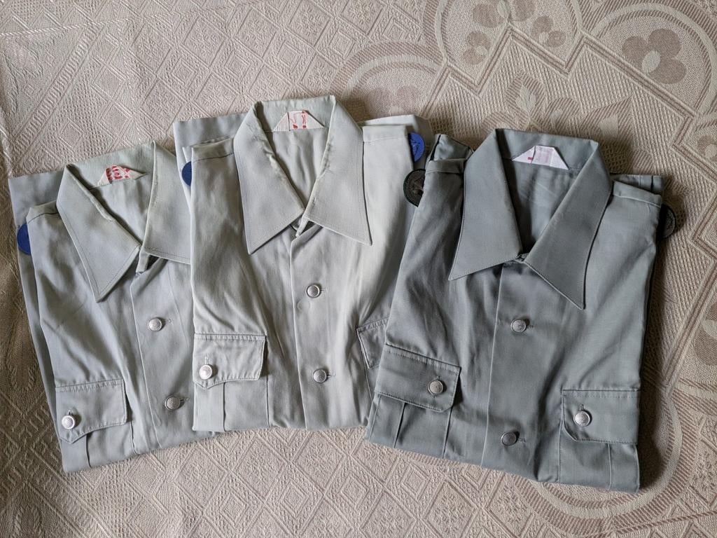 3x DDR NVA blouse overhemd Volkspolizei VoPo, Verzamelen, Ophalen of Verzenden, Landmacht, Duitsland