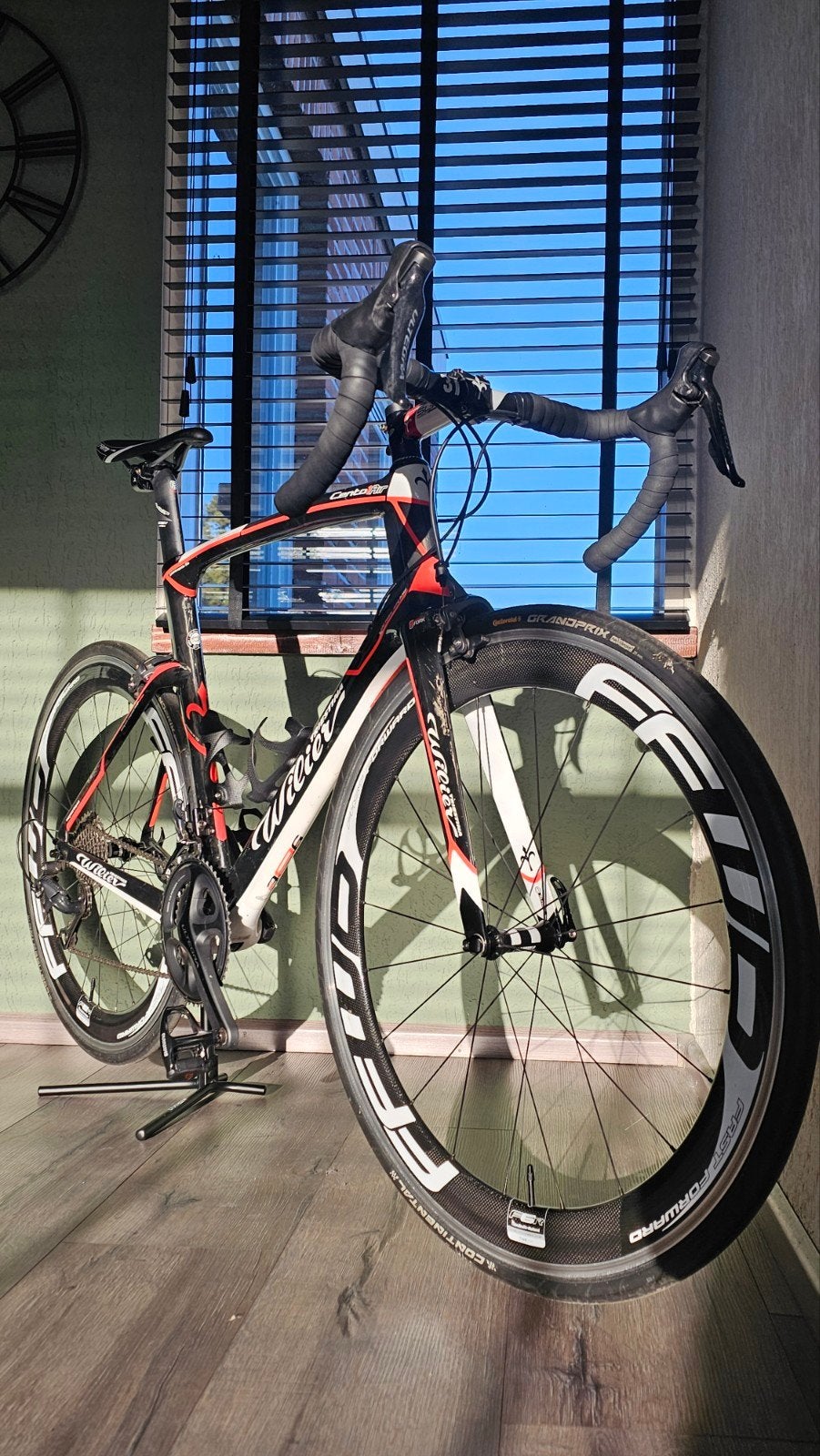 Wilier Cento Uno Air Carbon Ultegra met FFWD Carbon Wielen, 28 inch, Gebruikt, Velgrem, Meer dan 20 versnellingen