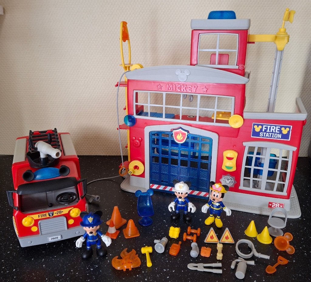 Disney Mickey Mouse brandweerkazerne en brandweerwagen, Ophalen of Verzenden, Zo goed als nieuw