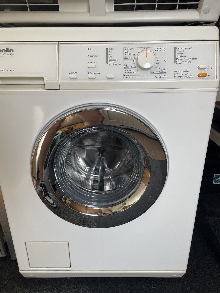 Wasmachine Miele Novotronic, Ophalen, 1200 tot 1600 toeren, Gebruikt, 4 tot 6 kg