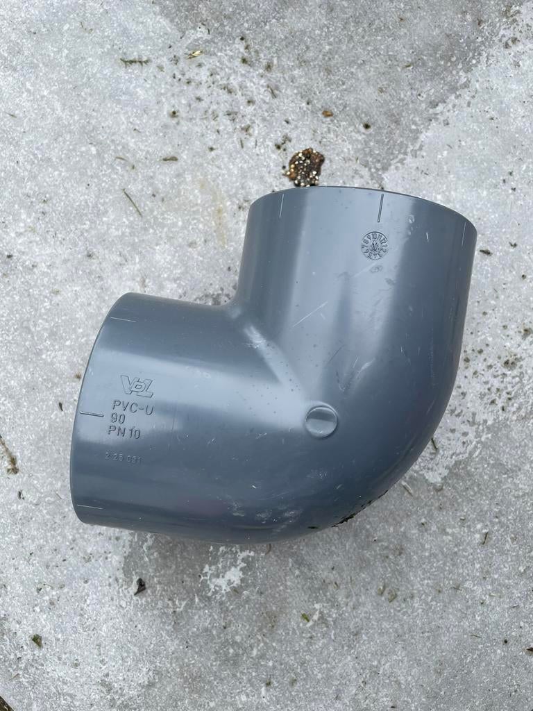 PVC kniebochten 90mm, Ophalen, Bochten, Pvc, Zo goed als nieuw