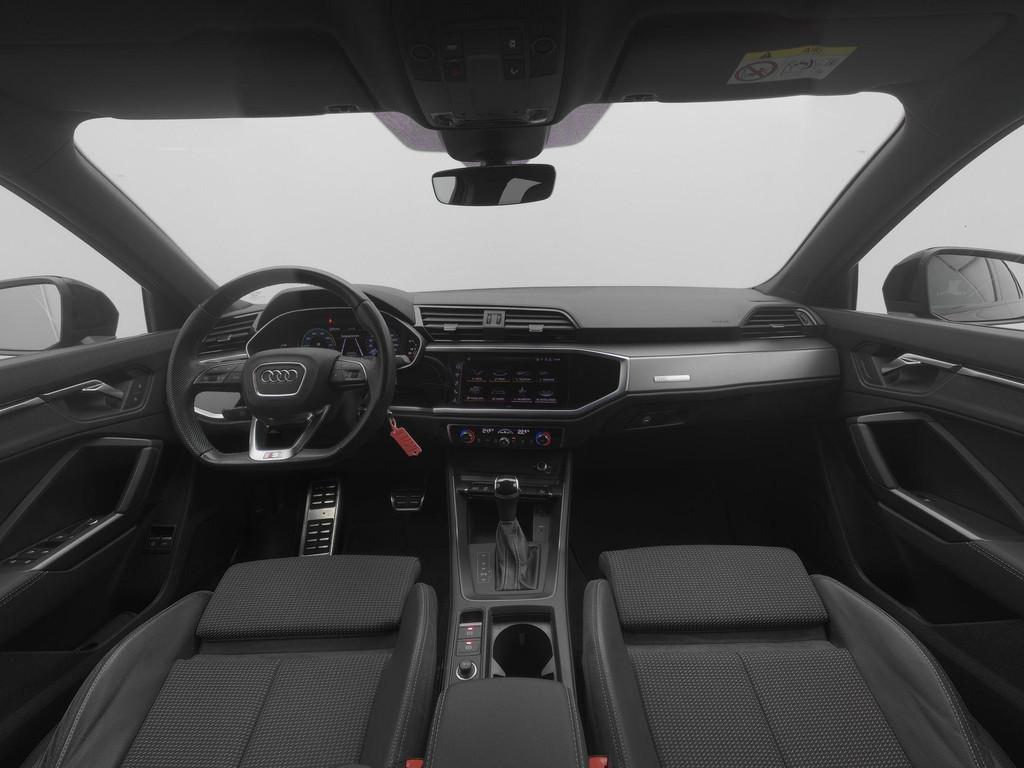 Audi Q3 Sportback S-Line 45 TFSI e 245 PK | LED | 360 Camera, Gebruikt, Leder en Stof, Hybride Elektrisch/Benzine, 13 kWh