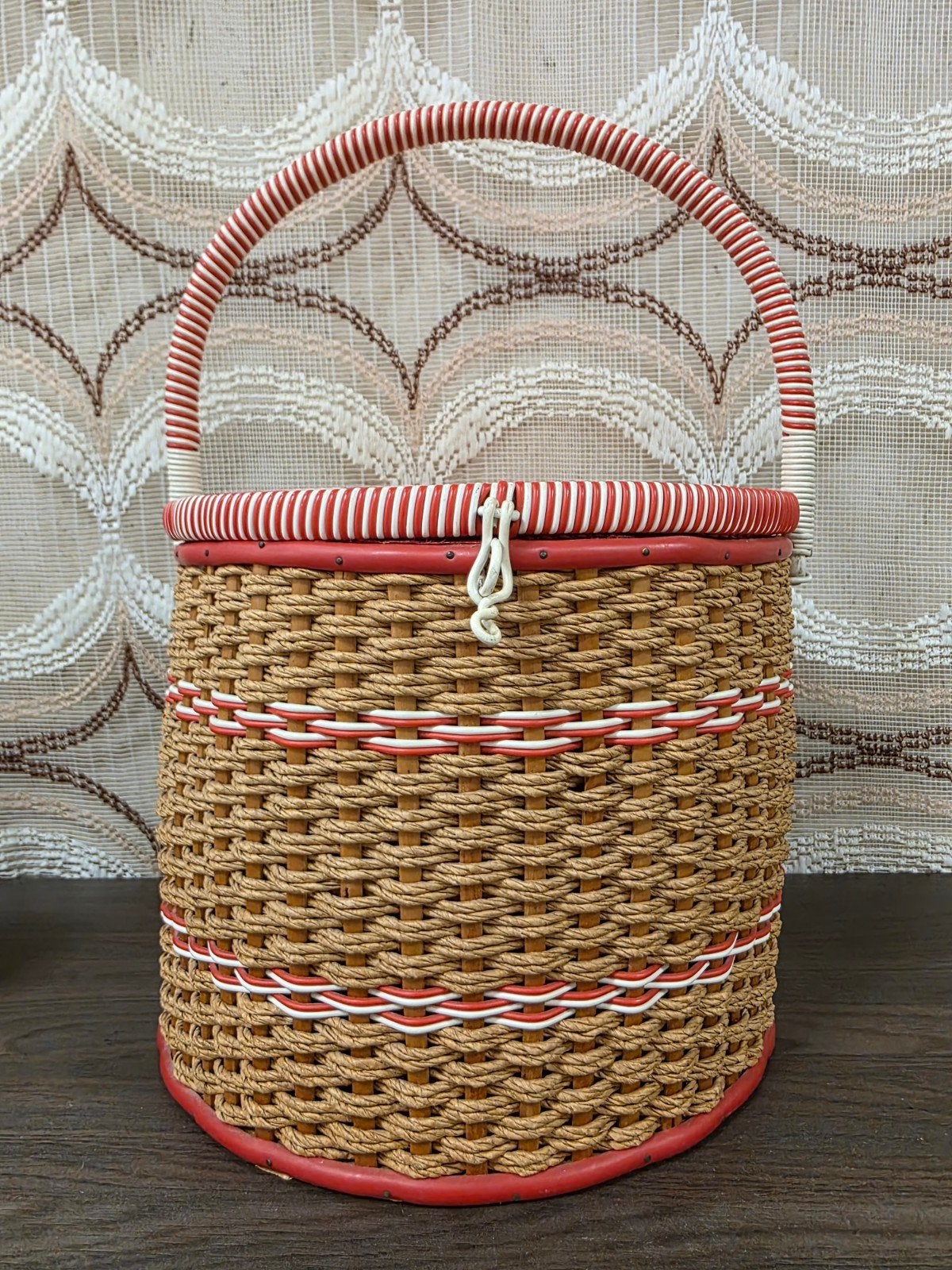 Vintage rieten naaidoos met rood satijnen binnenkant, Ophalen of Verzenden, Huis en Inrichting