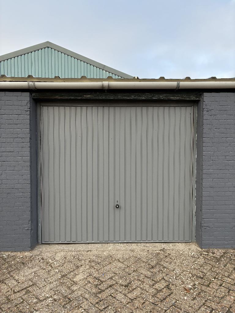 Garagebox te huur Parallelweg Bergen op Zoom, Auto diversen, Autostallingen en Garages