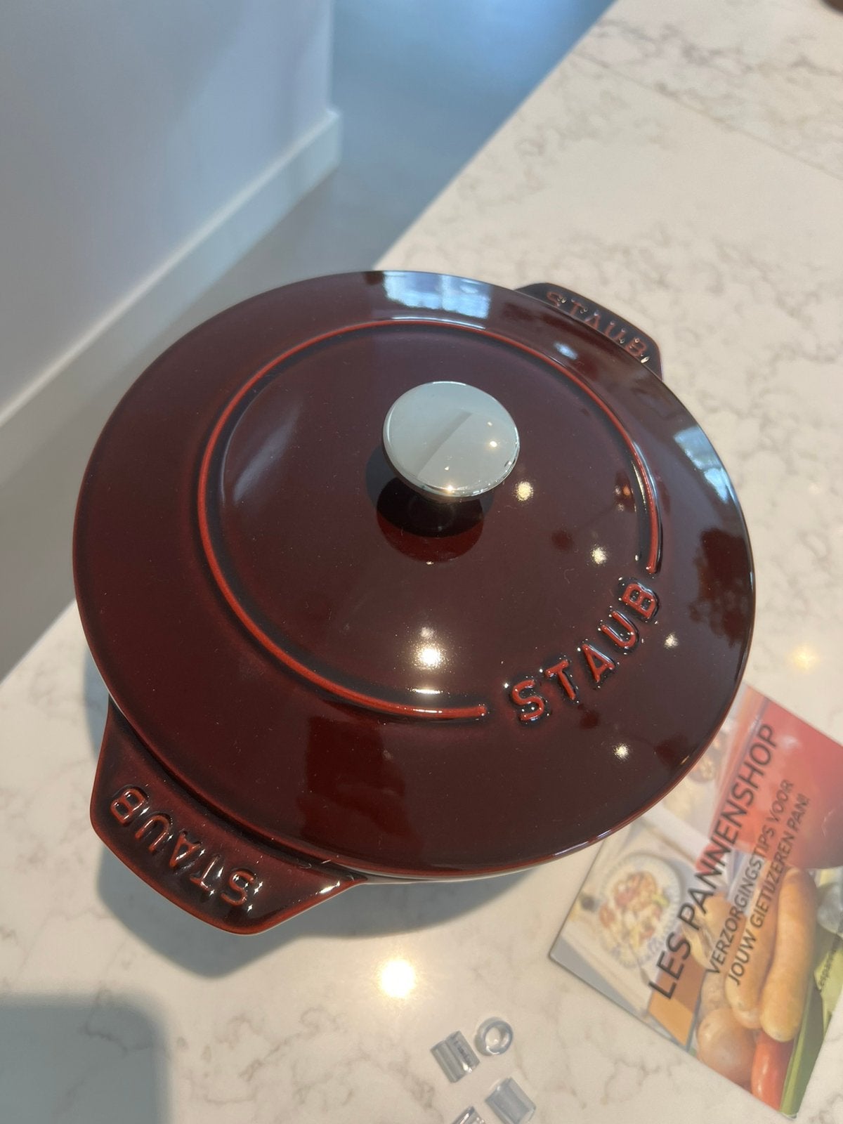 Staub Gohan 20 cm Grenadine – 3 liter – NIEUW!, Gietijzer, Nieuw, Ophalen of Verzenden, Staub