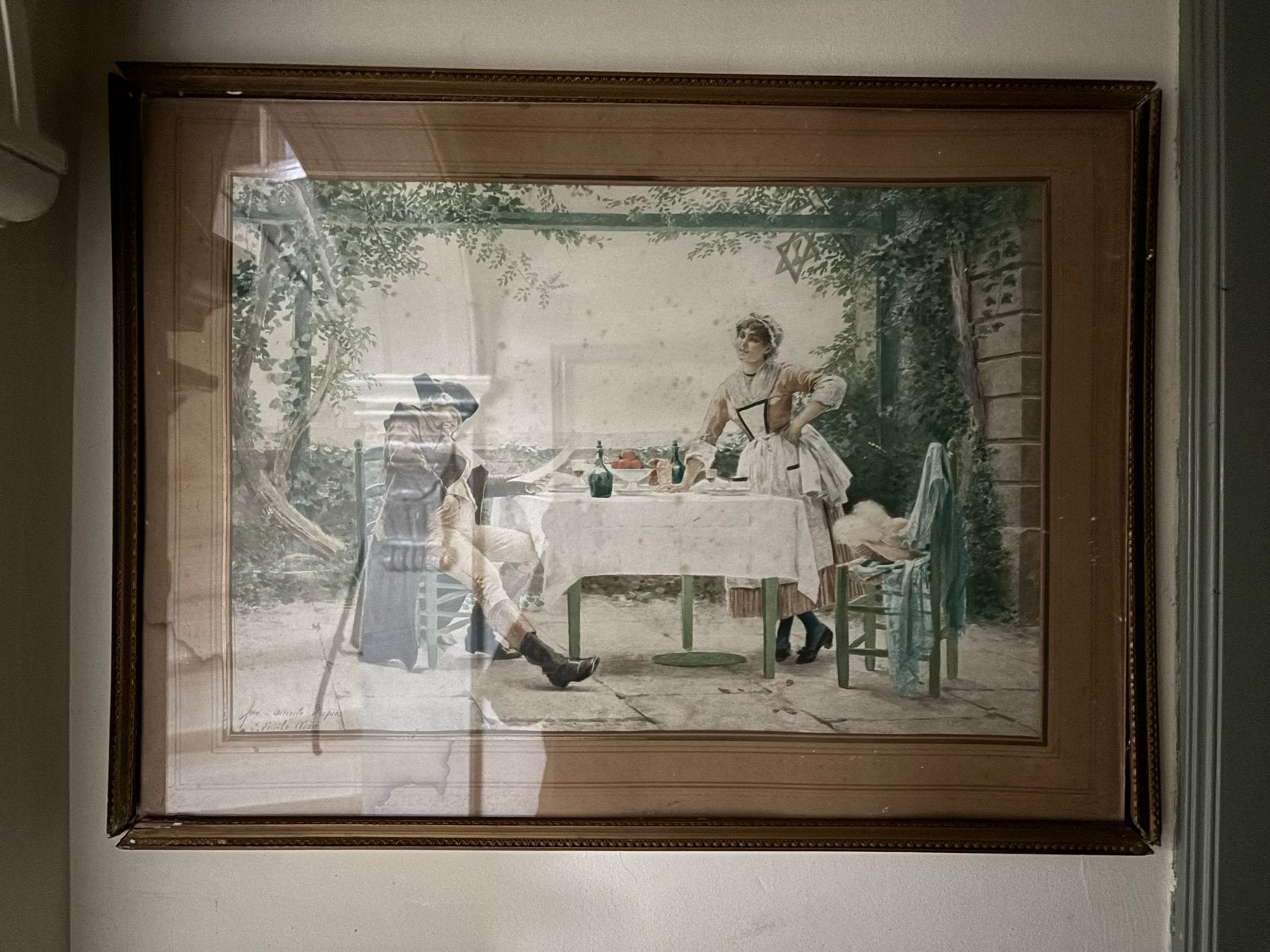 Antieke ingelijste prent: Scène met figuren in tuin, Antiek en Kunst, Achter glas, Portret of Personen, Ophalen of Verzenden, Klassiek