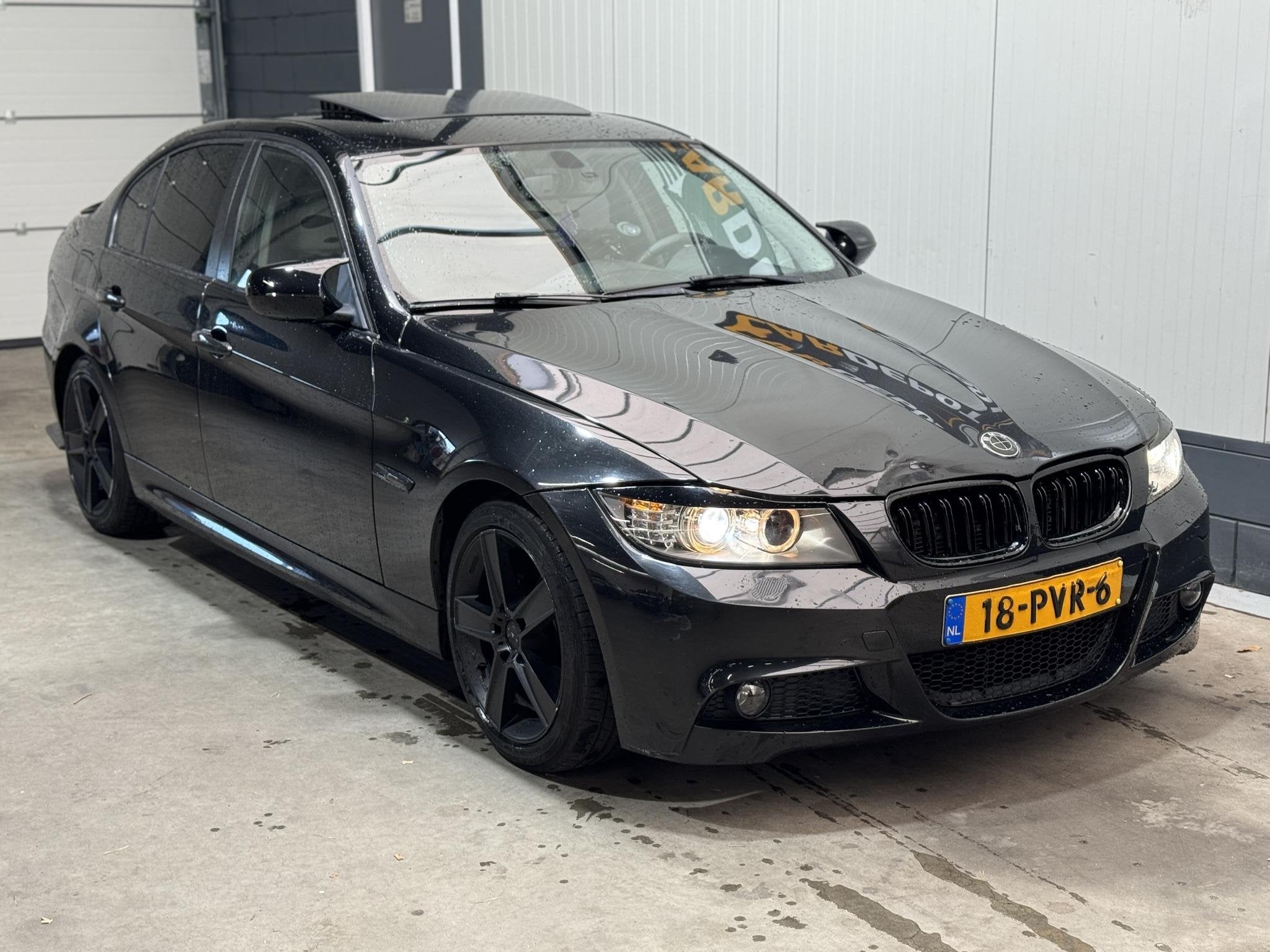 BMW 3-serie 318i Corporate Lease M Line, Auto's, Euro 5, 4 cilinders, Zwart, Origineel Nederlands