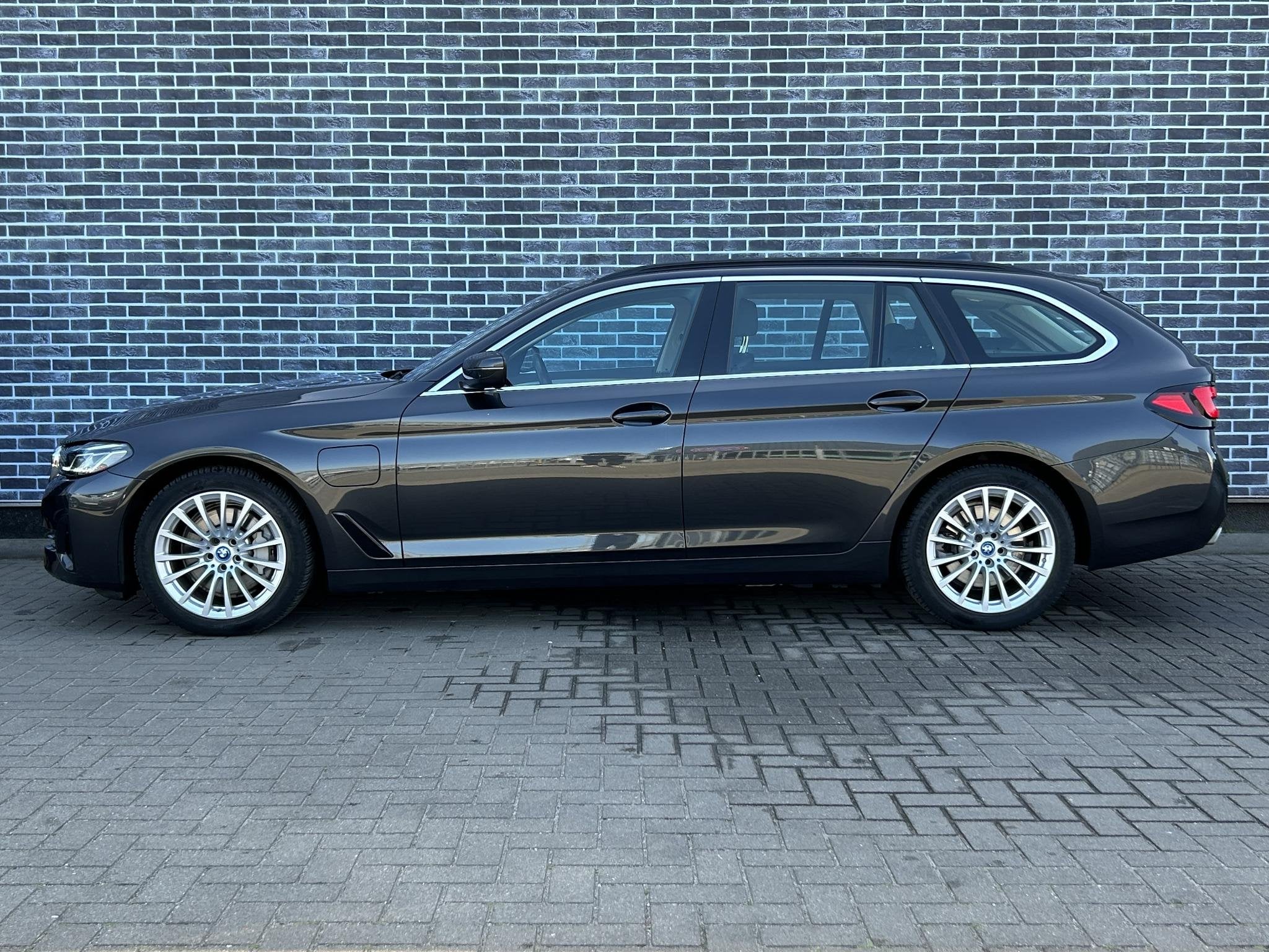 BMW 5-serie Touring 520e Business Edition Plus | SOH 95% | L, Auto's, BMW, 1998 cc, Achterwielaandrijving, Gebruikt, 4 cilinders